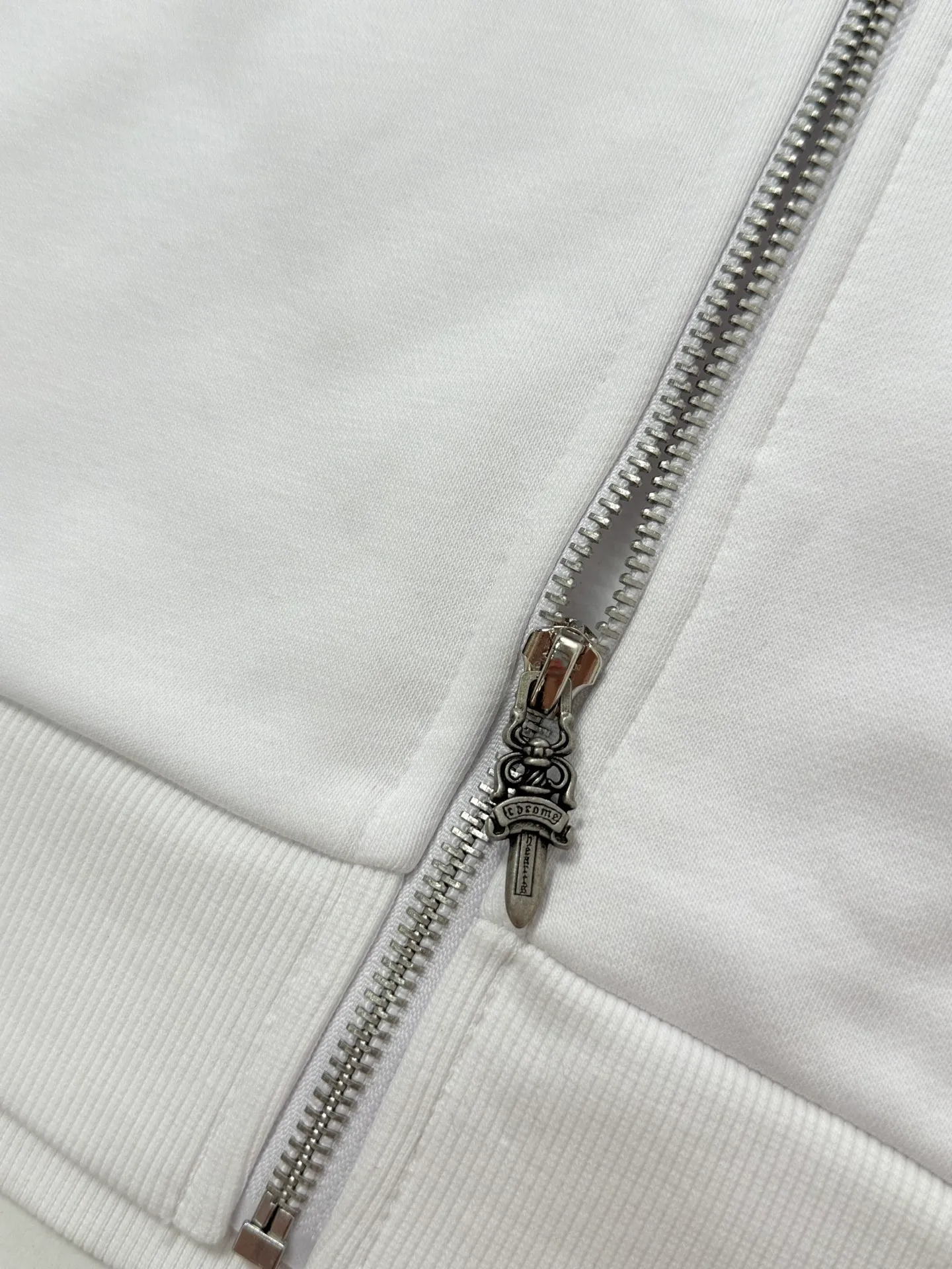 Chrome Herat 、 、 ， ， 、 ， ， ， 、 、 。 、 ， 。 Size：S/M/L
